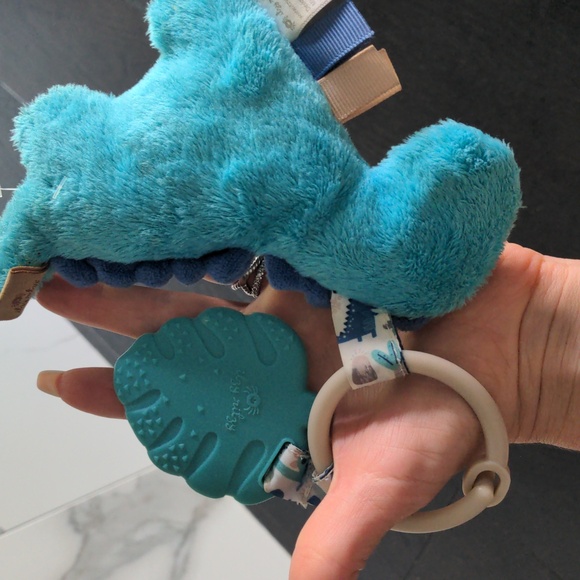 Itzy Ritzy Infant Toy & Teether - Baby silicon teething toy with Lovey, Crinkle - Picture 2 of 2